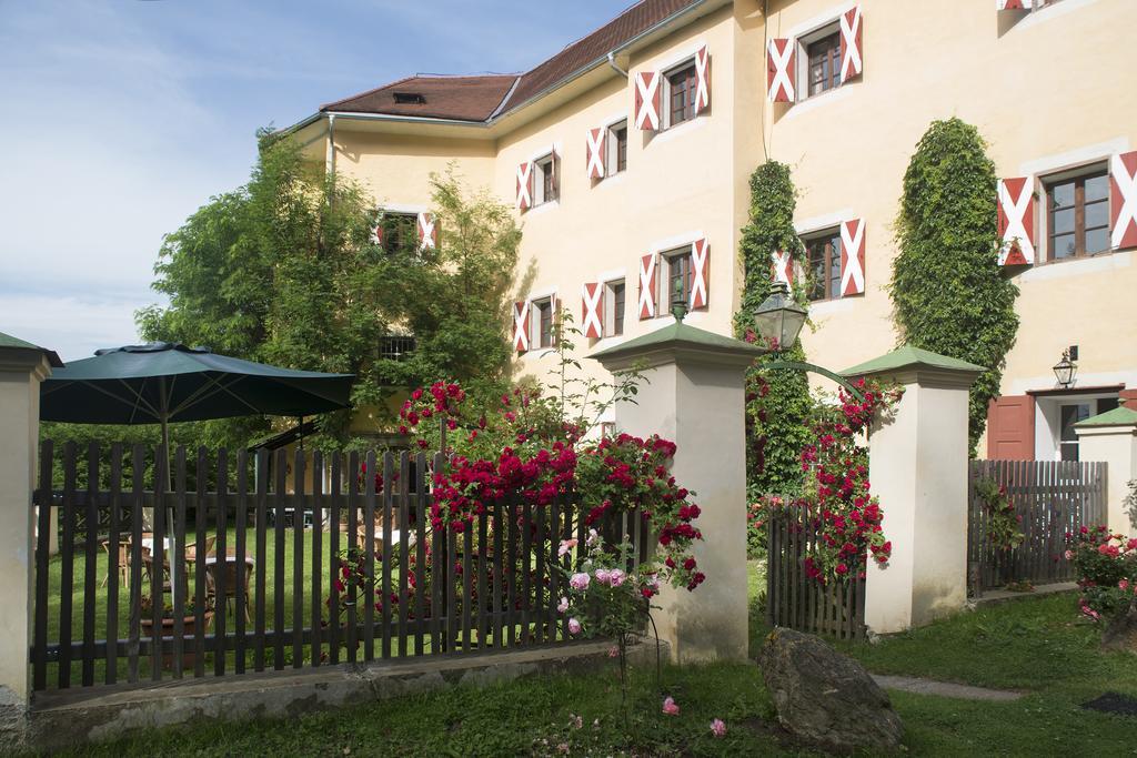Hotel Landsitz Pichlschloss Neumarkt in Steiermark Extérieur photo
